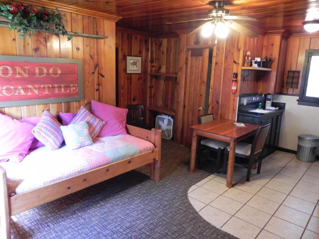 Apache Village Cabins Ruidoso Chambre photo